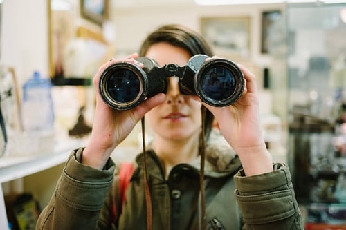 Looking for blog subscribers with binoculars is just as ineffective as having no blog subscription strategy at all